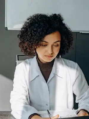 Dr. Arlita Nur Hikmah